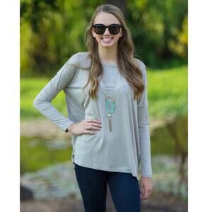 EMMA’S CLOSET • Long Sleeve Light Grey Piko Top